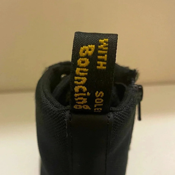 DR MARTENS JUNIOR COMBS EXTRA TOUGH POLY CASUAL BOOTS back to school - Picture 5 of 10